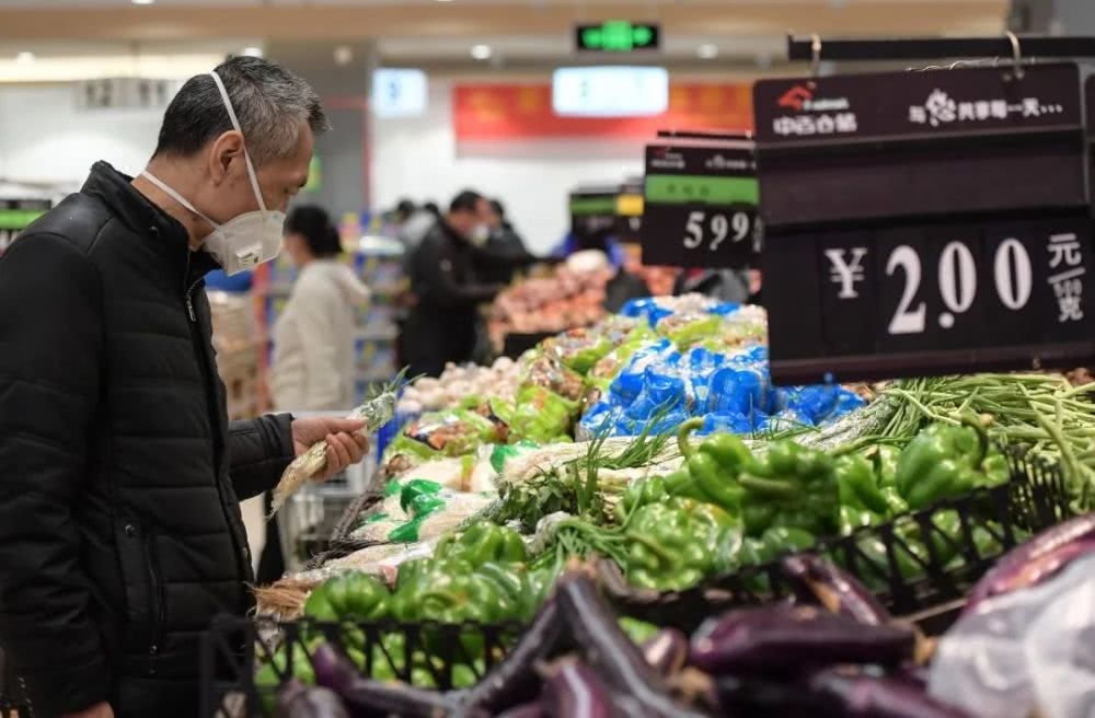 疫情中，一個(gè)中產(chǎn)家庭能撐多久？